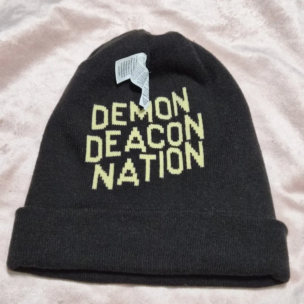 Nike‎ Wake Forest Beanie Reversable With Ventilation